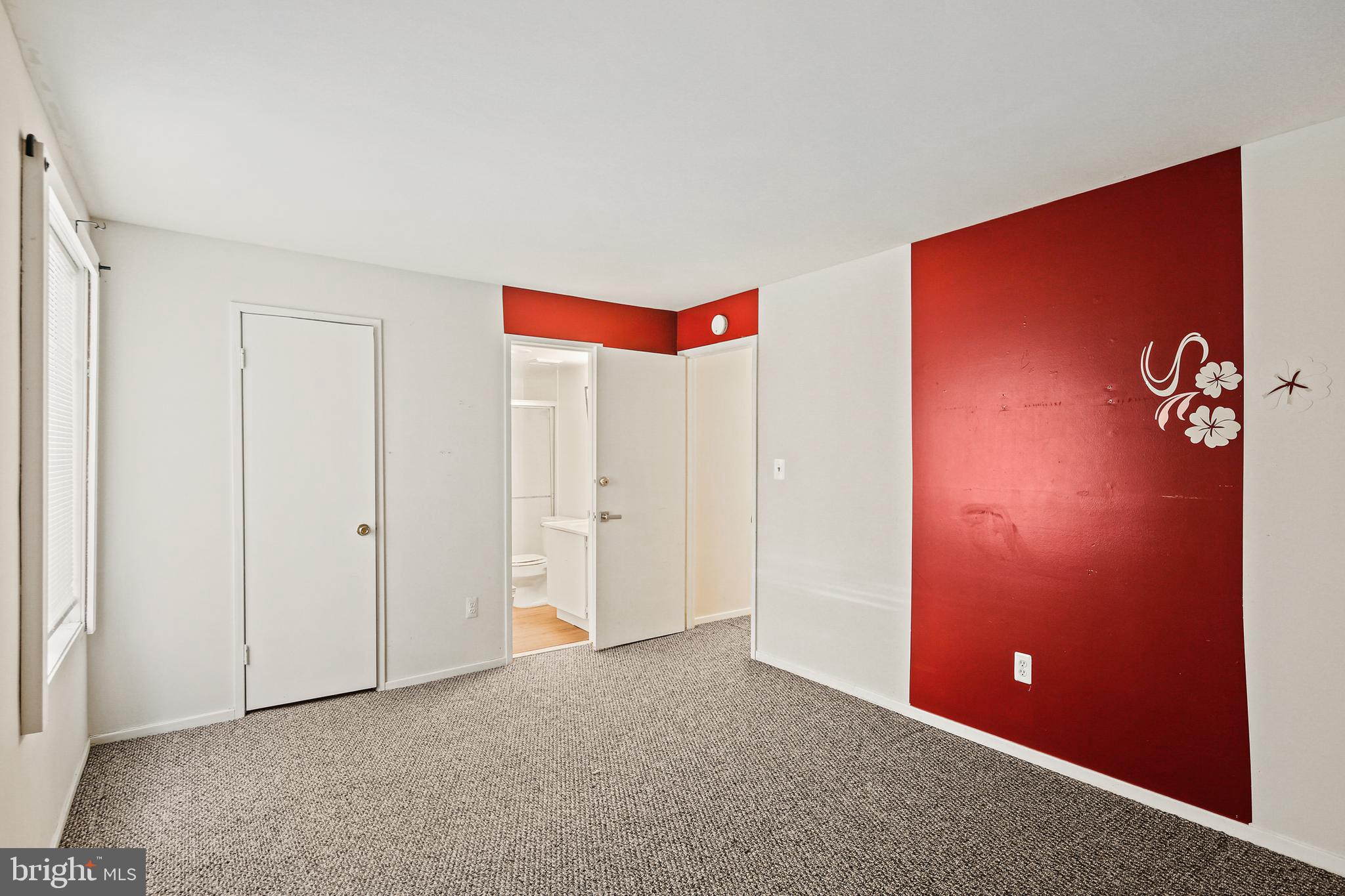 LONG REACH HOUSE CONDOMINIUMS - Residential