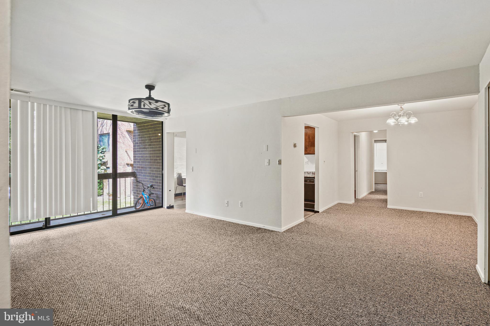 LONG REACH HOUSE CONDOMINIUMS - Residential