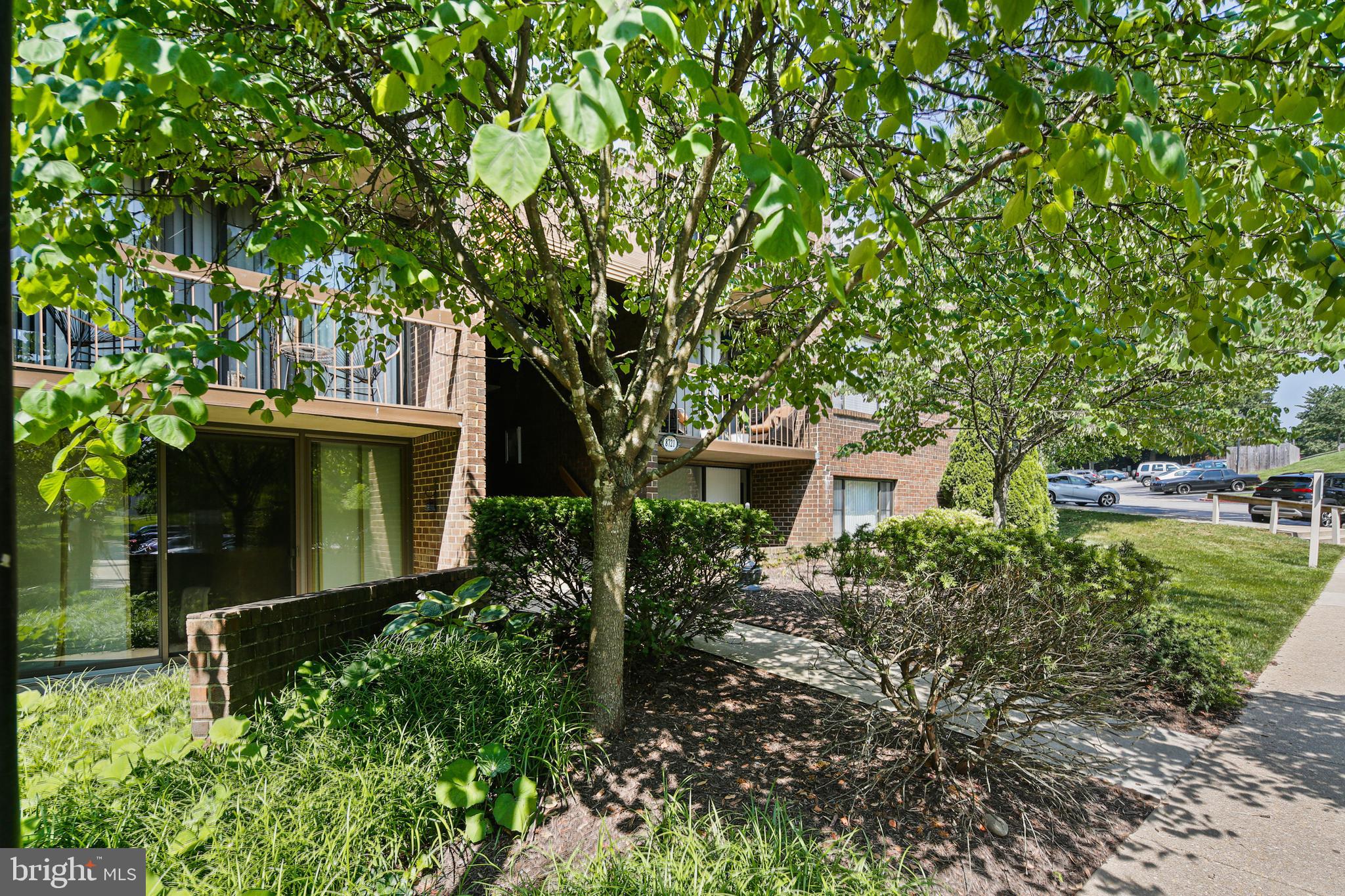 LONG REACH HOUSE CONDOMINIUMS - Residential