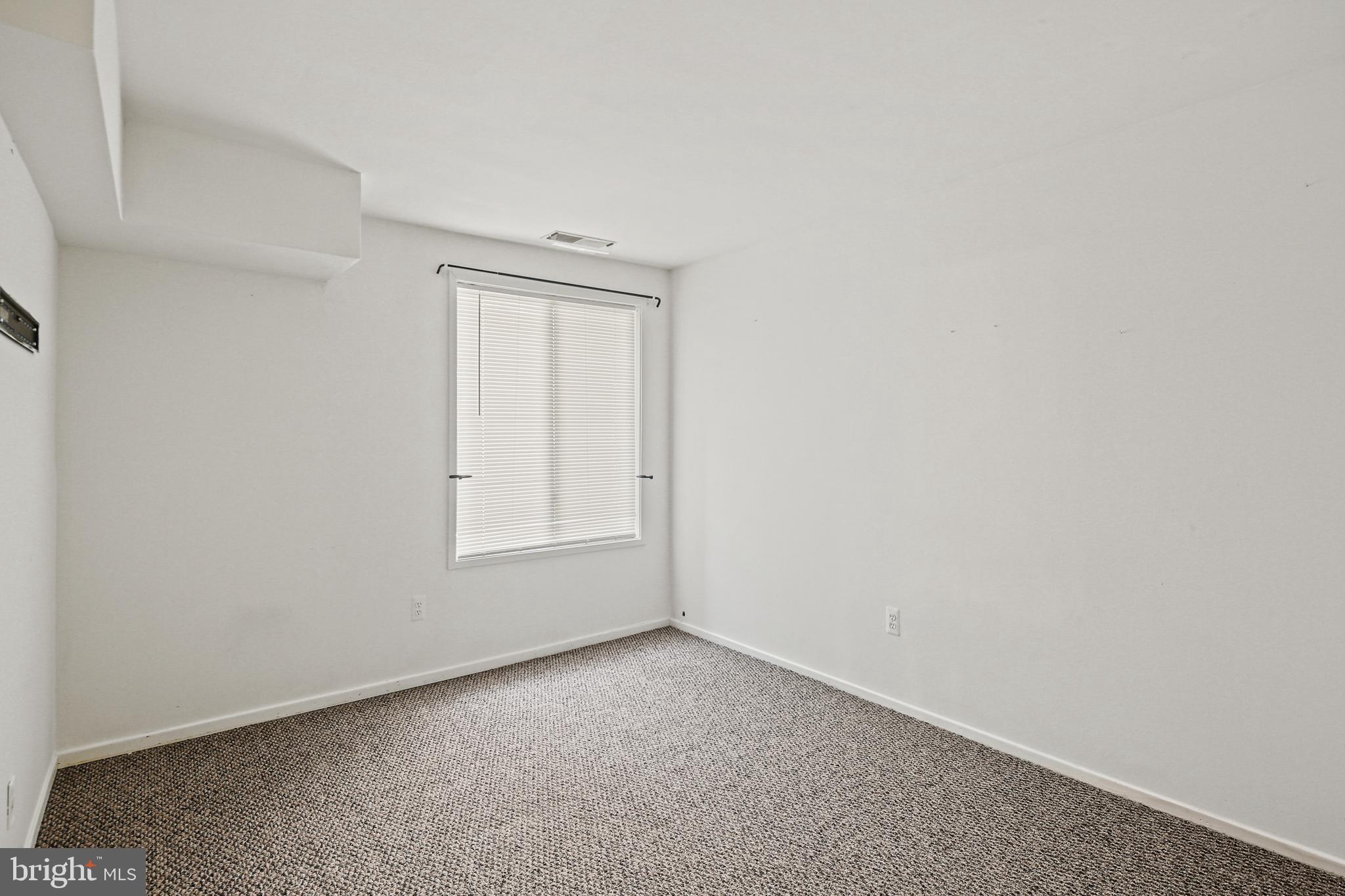 LONG REACH HOUSE CONDOMINIUMS - Residential