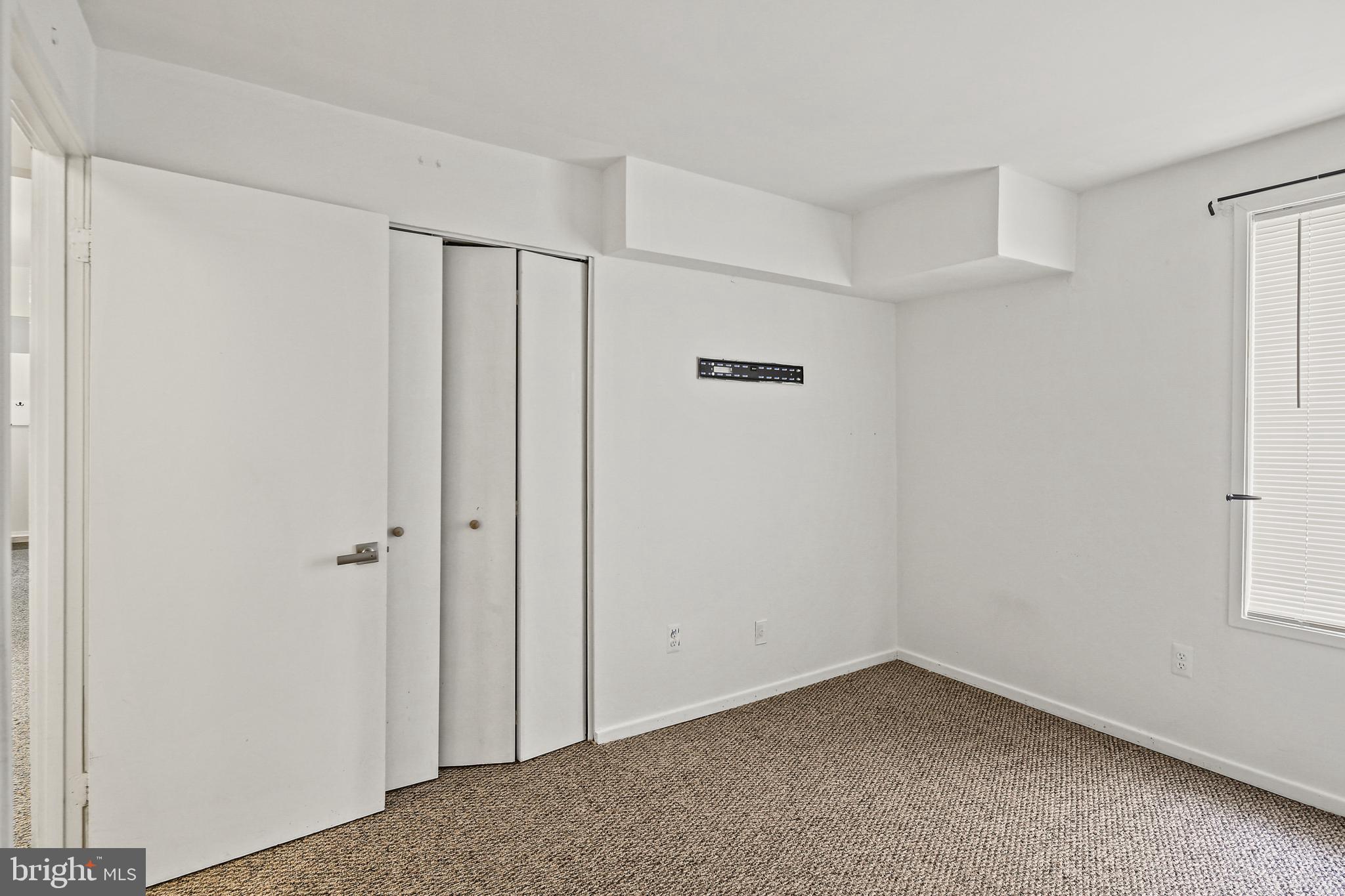 LONG REACH HOUSE CONDOMINIUMS - Residential