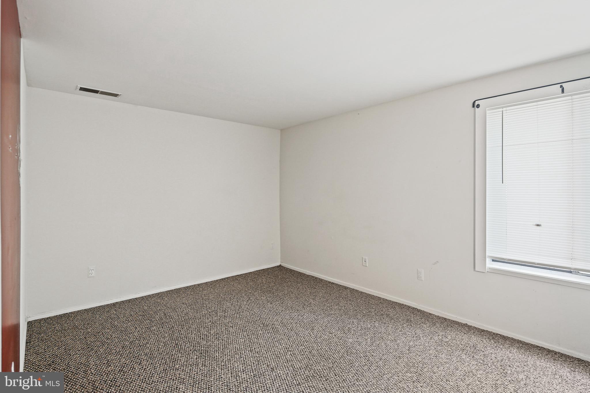 LONG REACH HOUSE CONDOMINIUMS - Residential