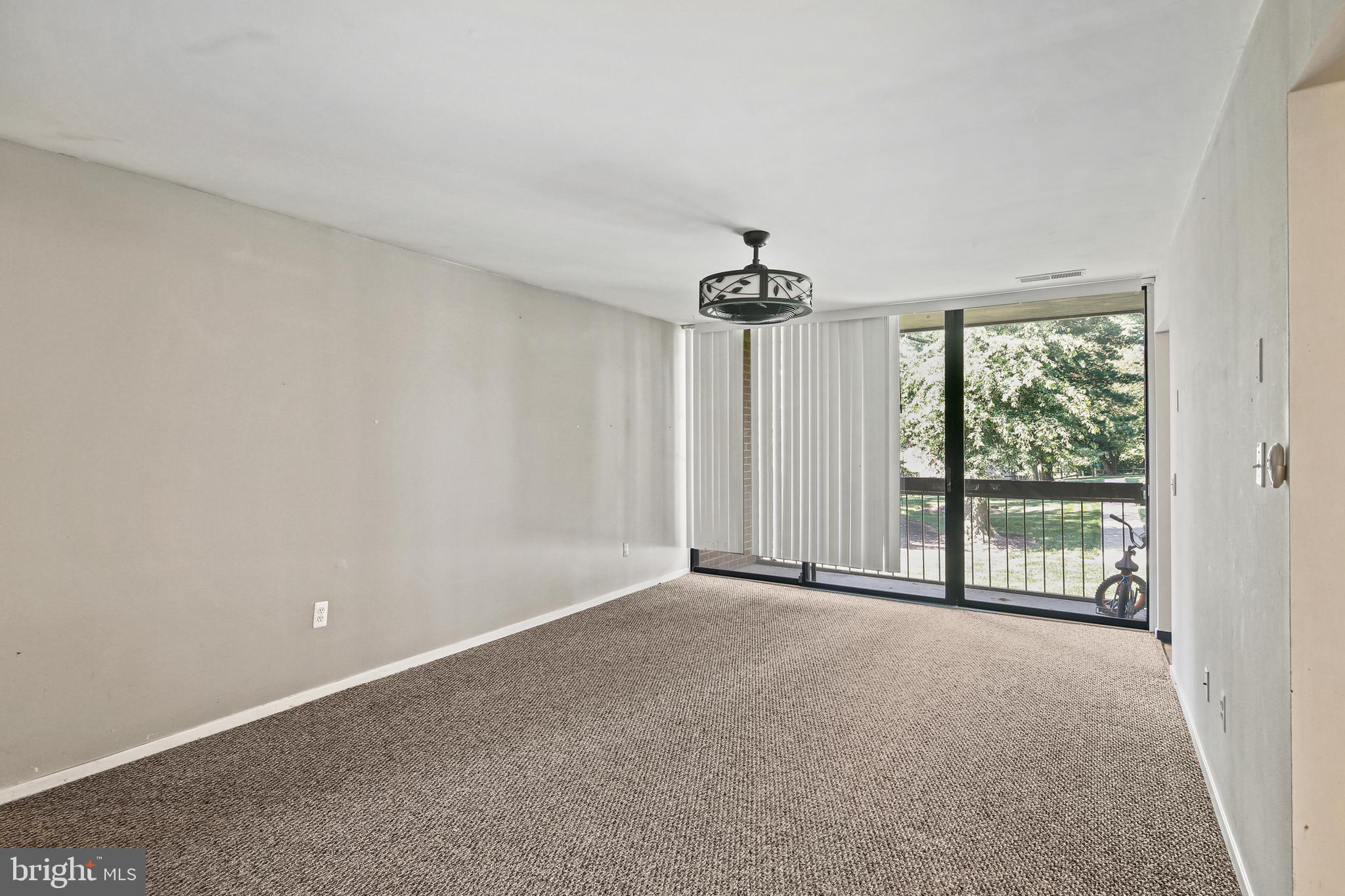 LONG REACH HOUSE CONDOMINIUMS - Residential