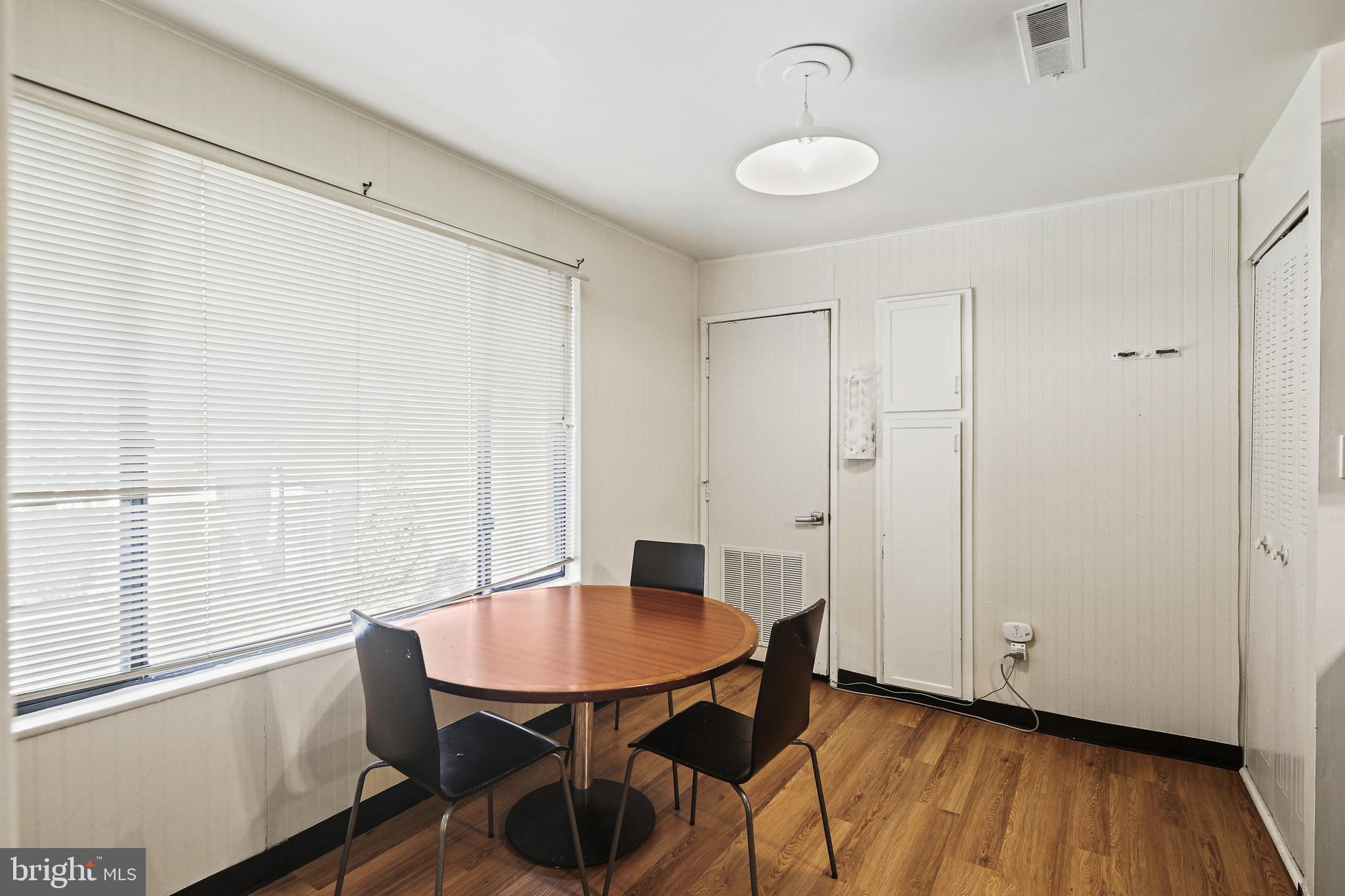 LONG REACH HOUSE CONDOMINIUMS - Residential