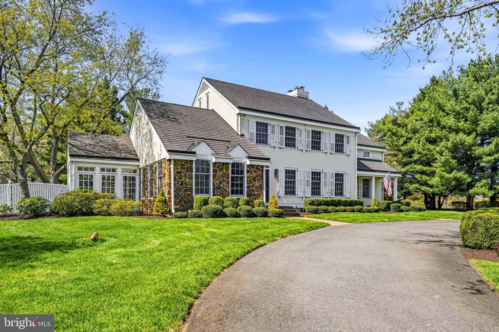 Photo of 49 Cove Road, MOORESTOWN, NJ 08057 (MLS # NJBL2114430)