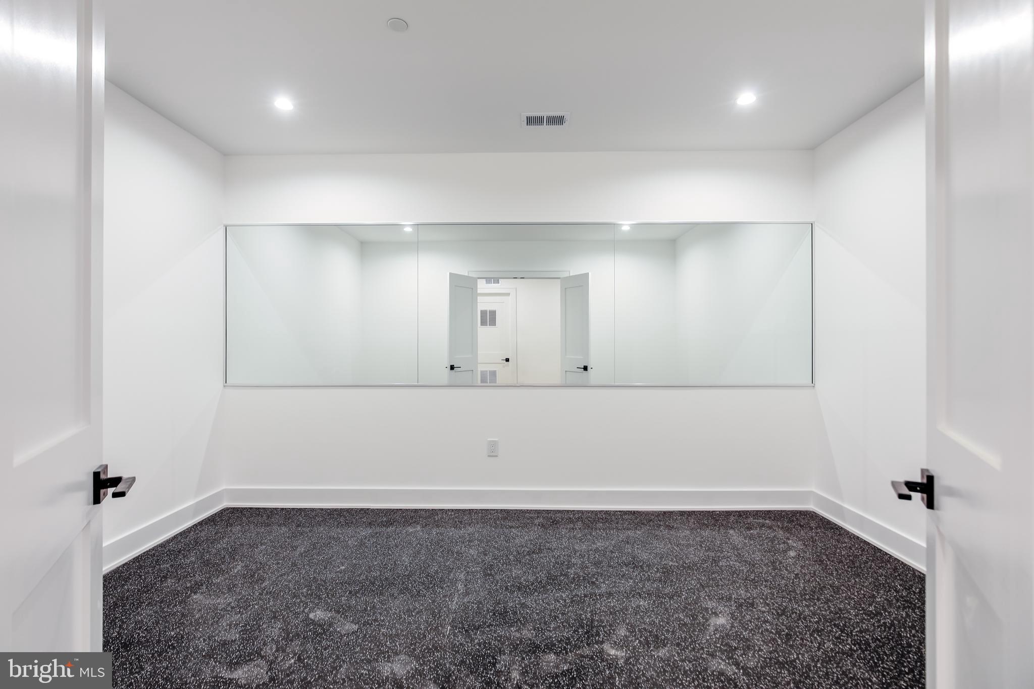 HUNTINGTON TERRACE - Residential