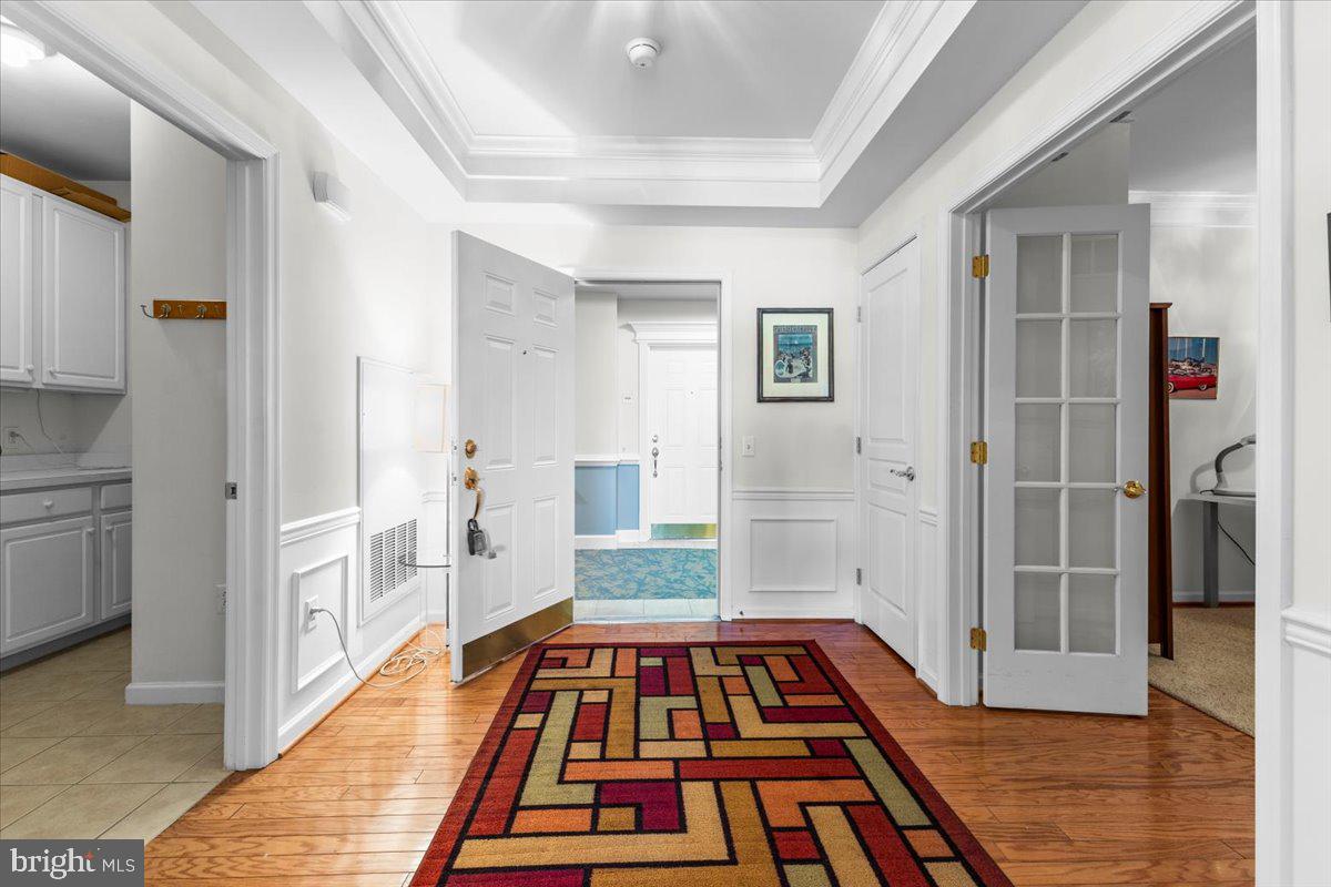 Larger 2 bedroom, 2 bath third floor unit. Office/Den. Facing very nice landscaping and trees. Laundry Room. Underground Parking. Available immediately.