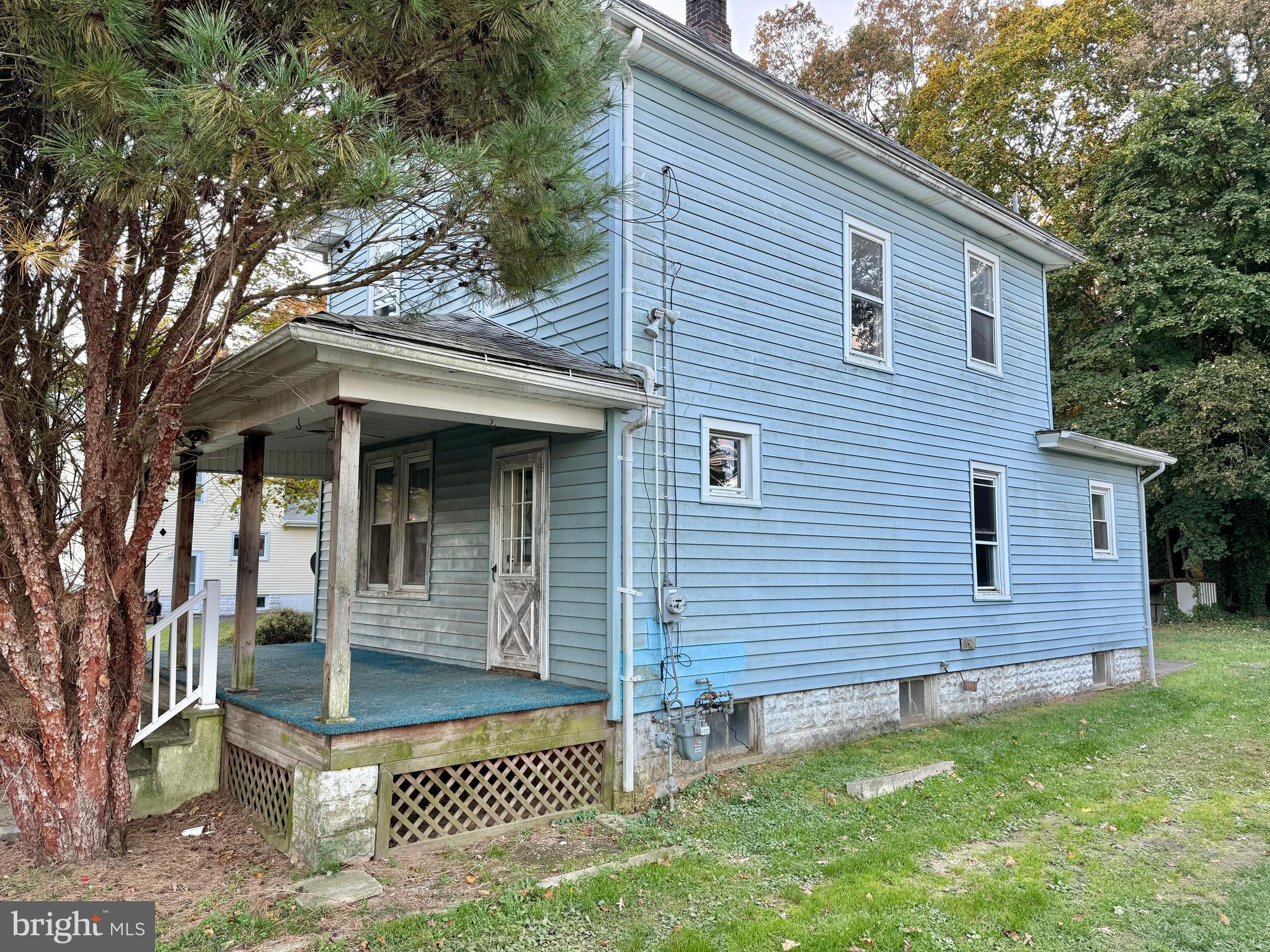 214 ROSEMONT AVENUE