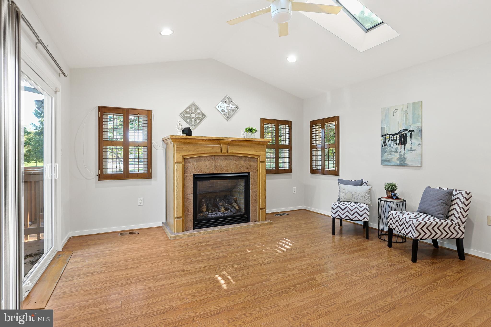 LONG REACH - Residential