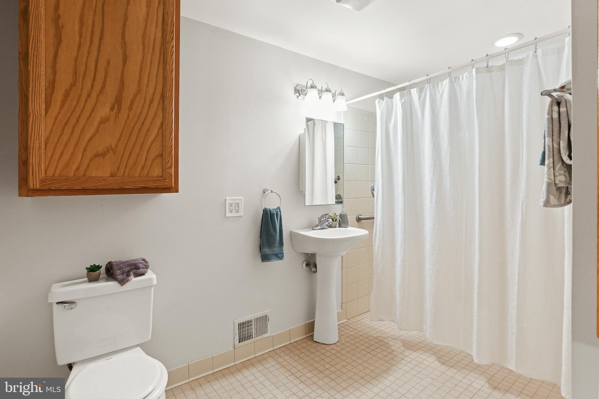 LONG REACH - Residential