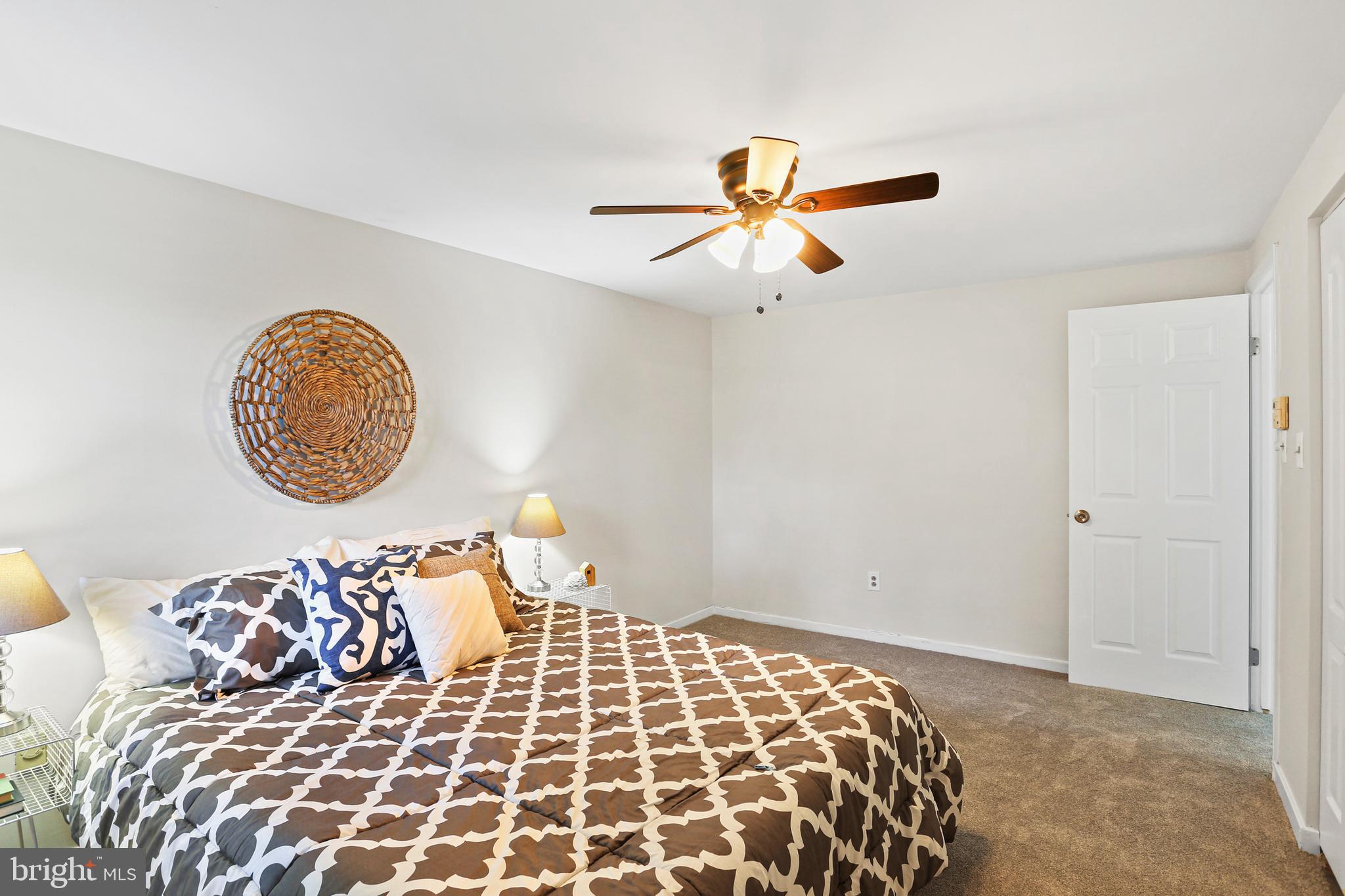 LONG REACH - Residential