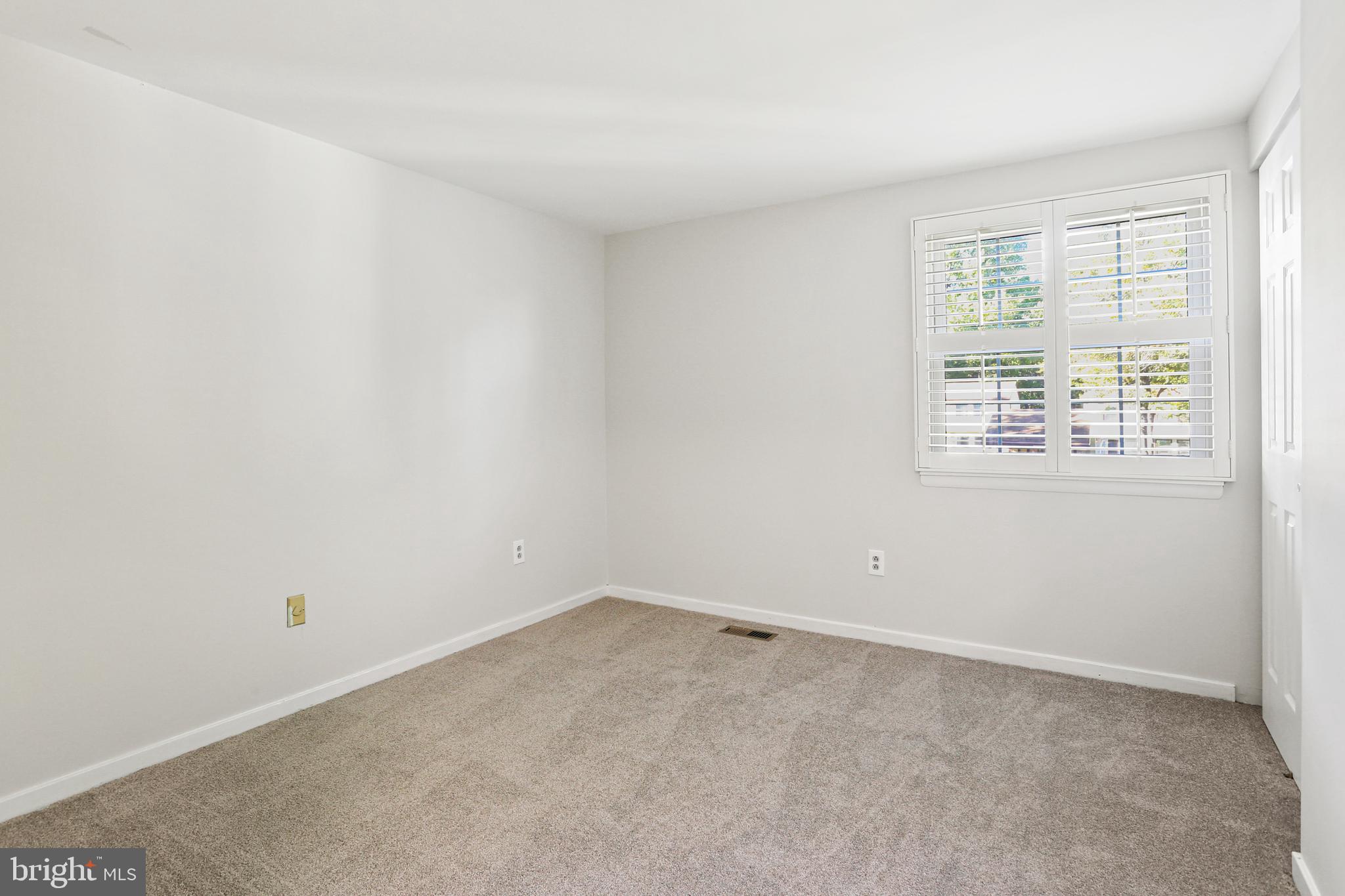 LONG REACH - Residential