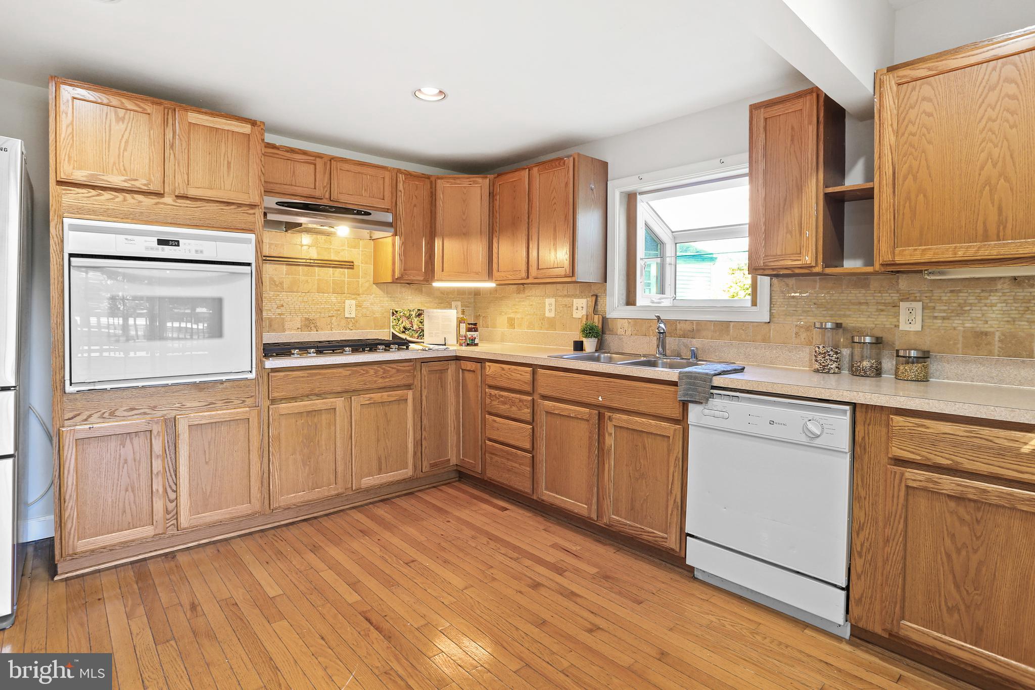 LONG REACH - Residential