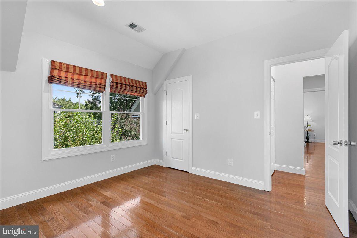 JOHNSONS HILL - Residential