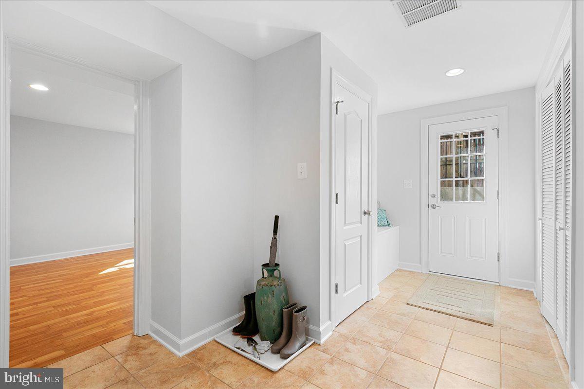 JOHNSONS HILL - Residential