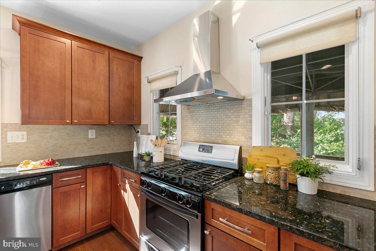 JOHNSONS HILL - Residential