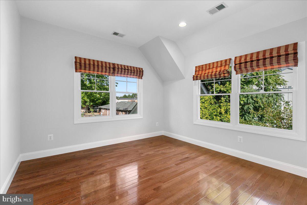 JOHNSONS HILL - Residential