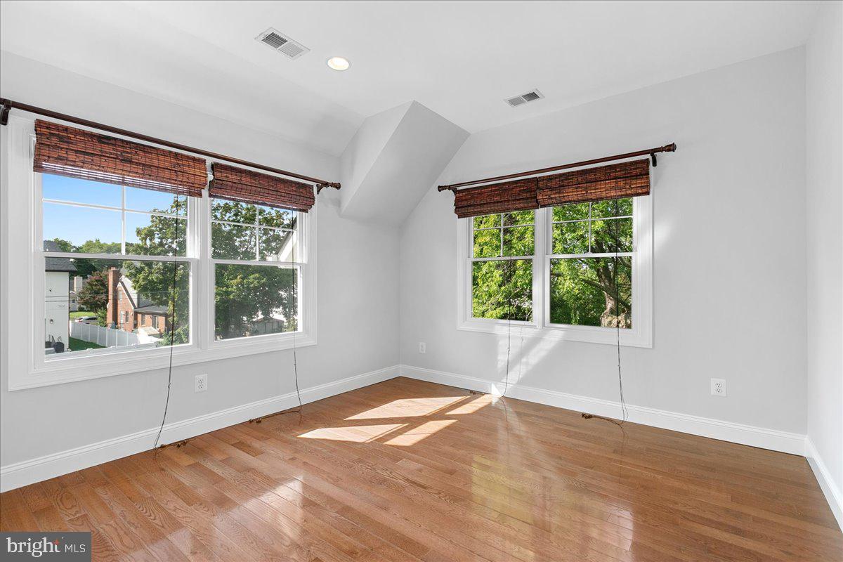 JOHNSONS HILL - Residential