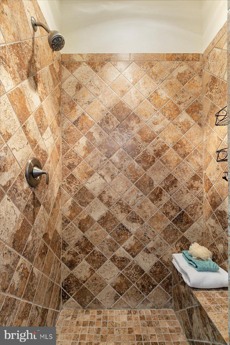 JOHNSONS HILL - Residential