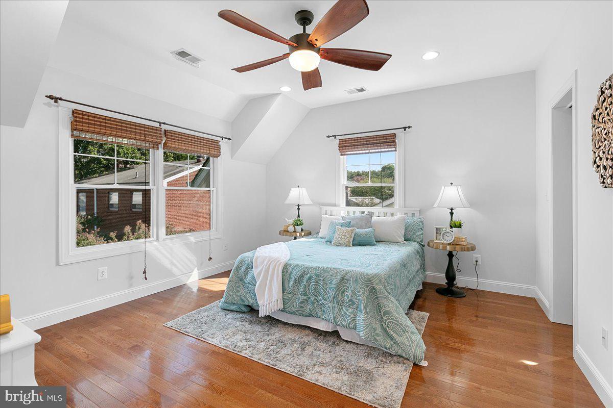 JOHNSONS HILL - Residential