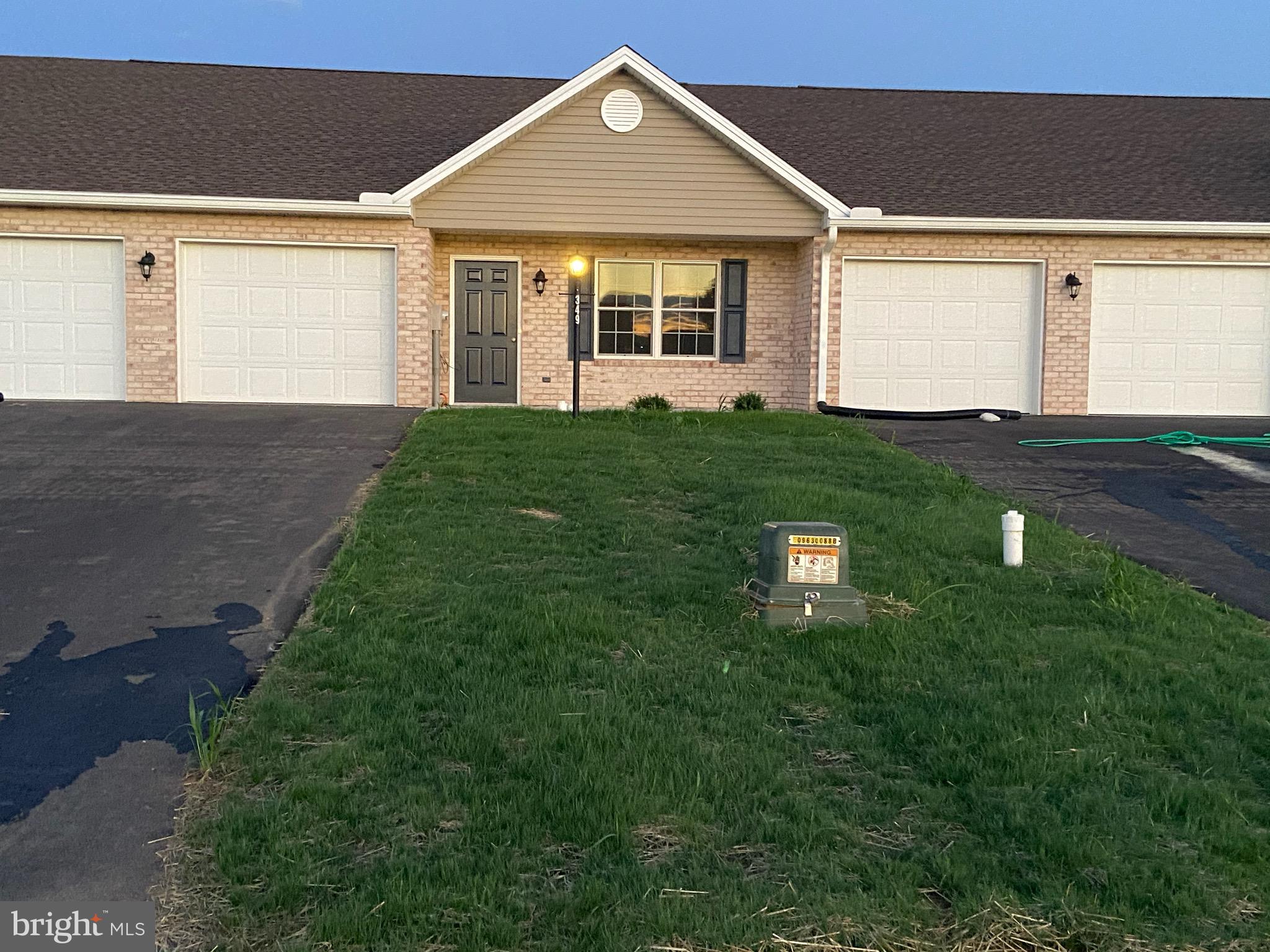 THORNWOOD VILLAGE - Residential