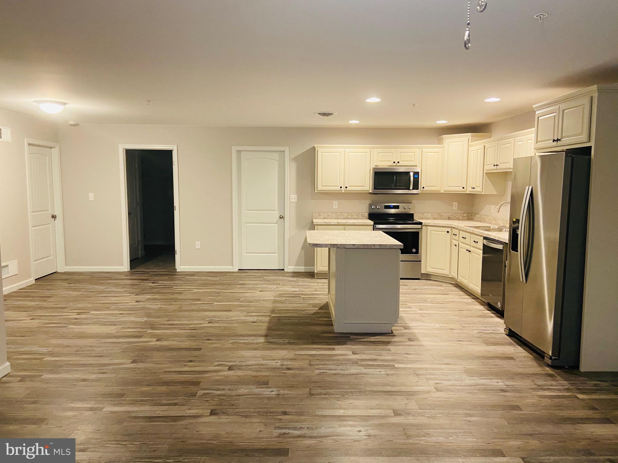 THORNWOOD VILLAGE - Residential