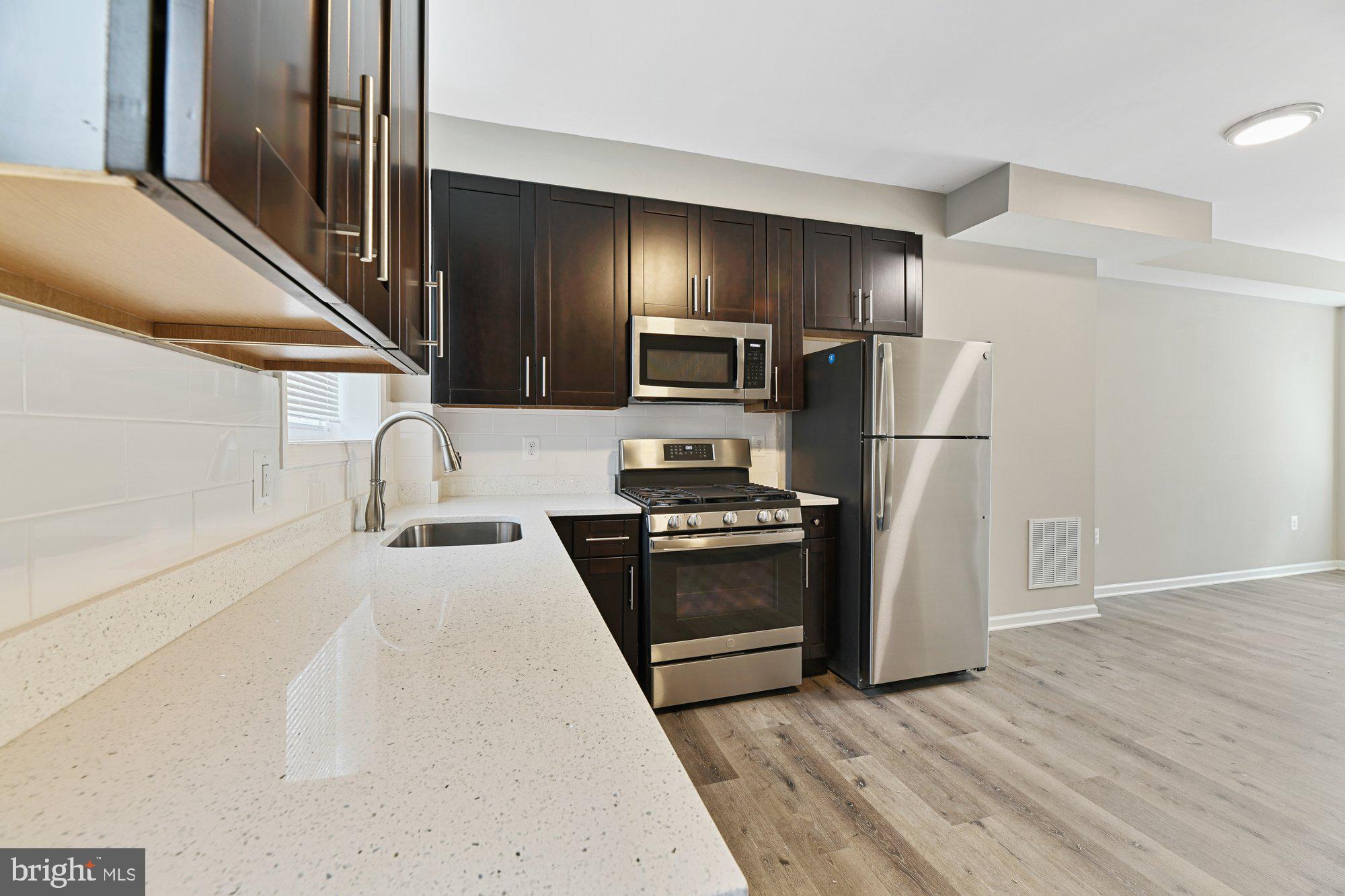 BIDDLE STREET - Residential