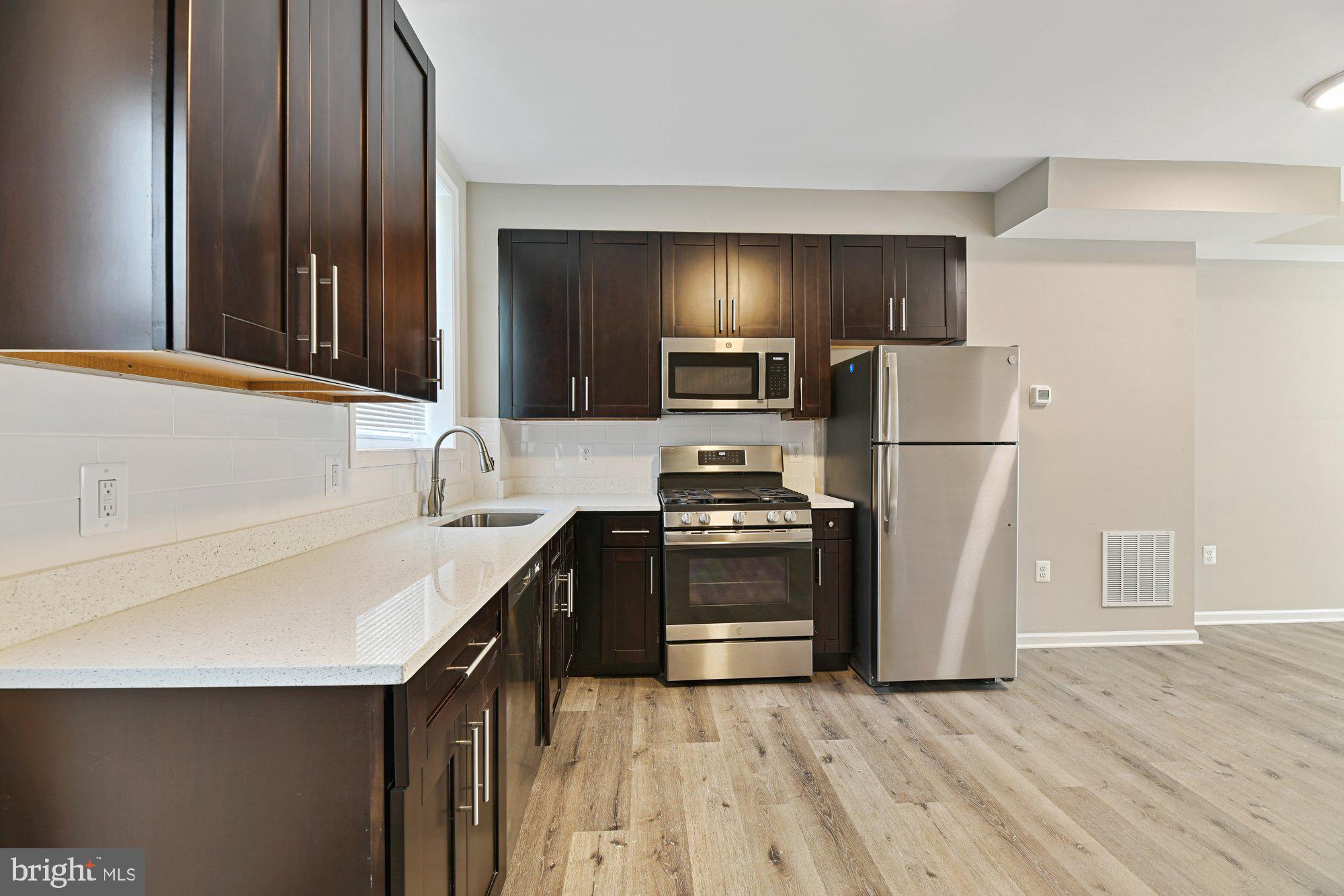 BIDDLE STREET - Residential