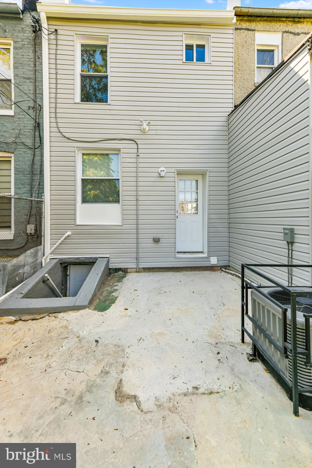 BIDDLE STREET - Residential