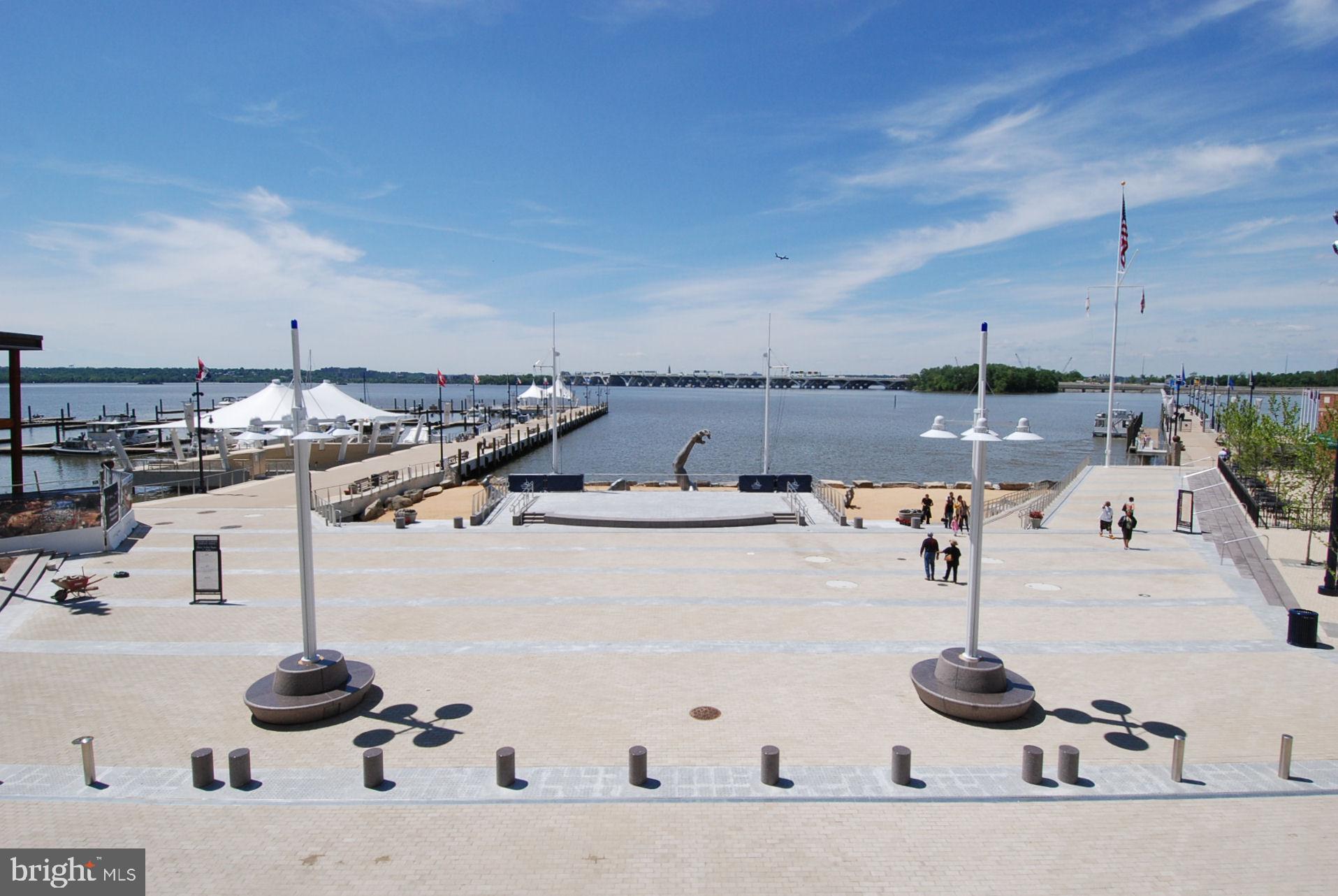 TANTALLON ON THE POTOMAC - Residential