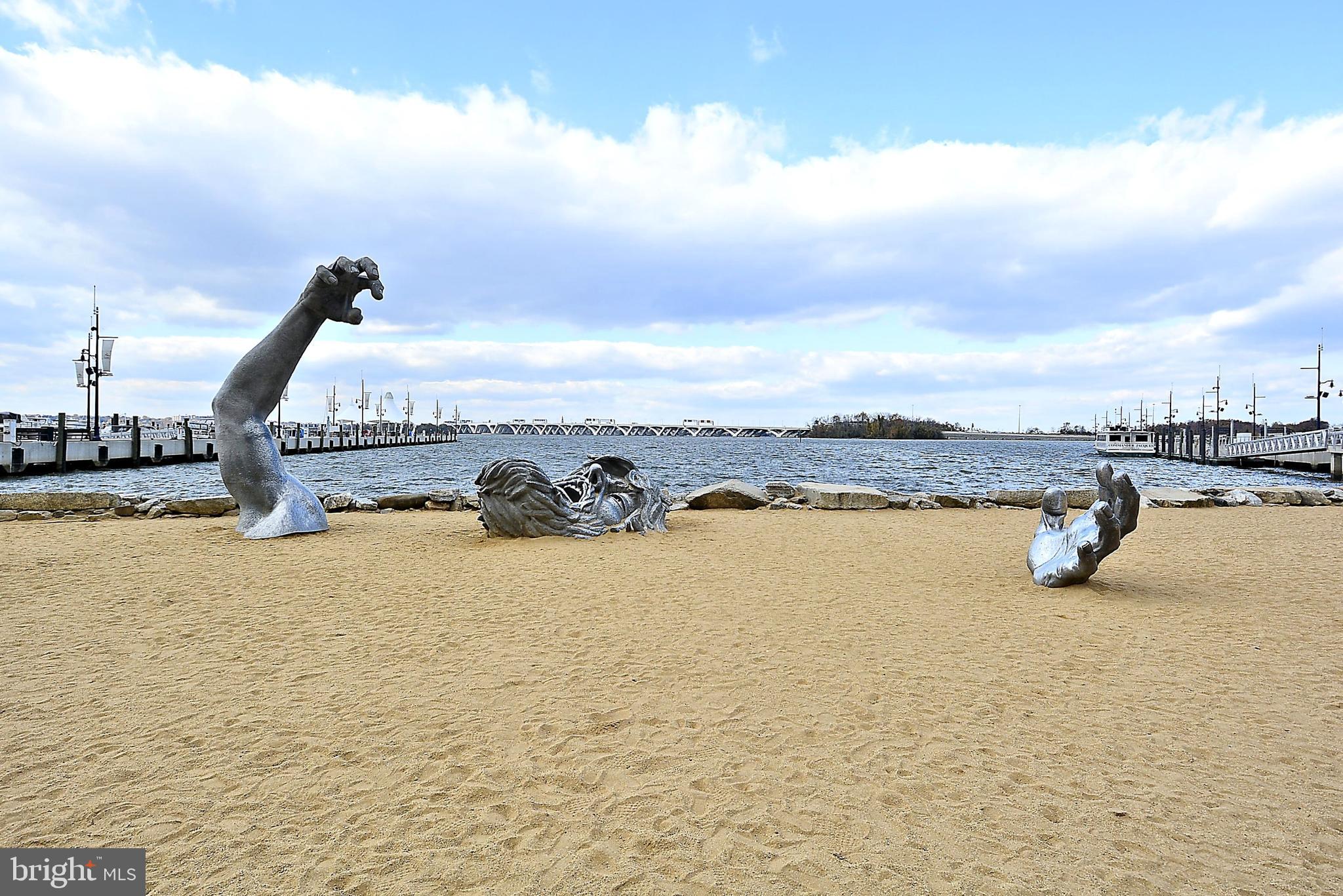 TANTALLON ON THE POTOMAC - Residential