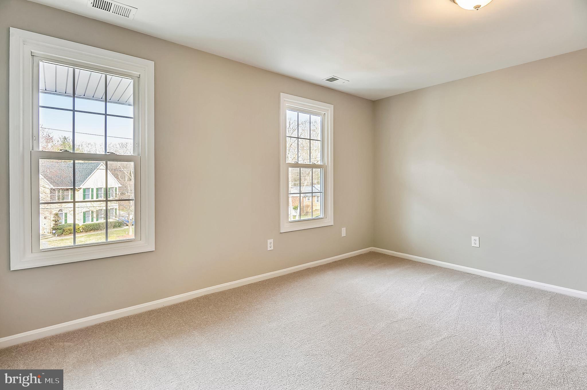 TANTALLON ON THE POTOMAC - Residential