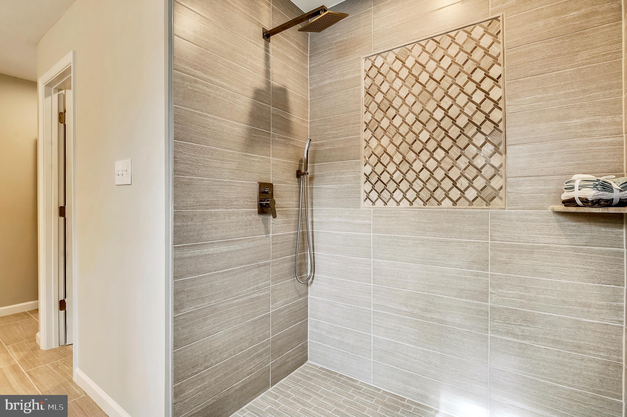 TANTALLON ON THE POTOMAC - Residential