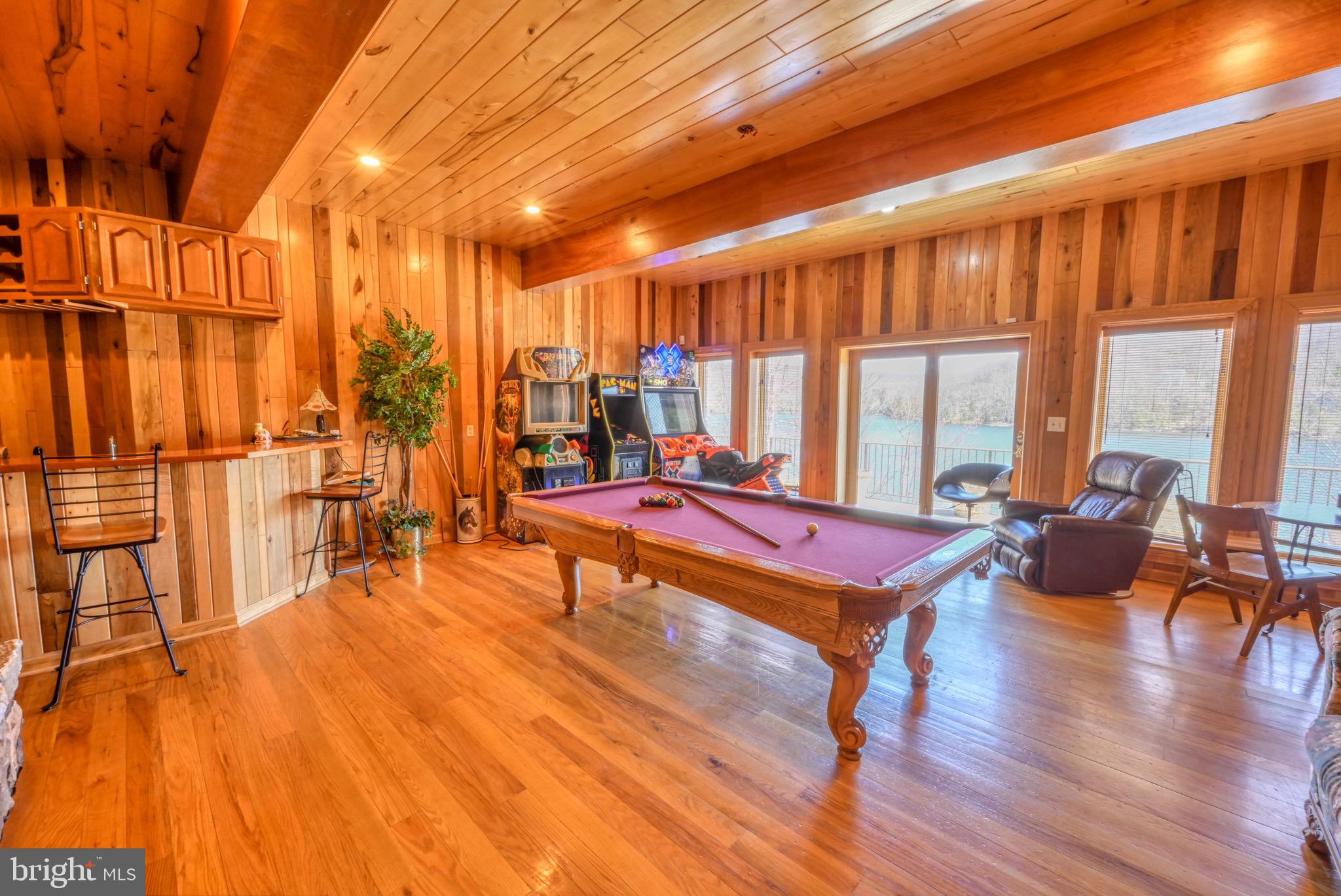 SANDY SHORES - Residential