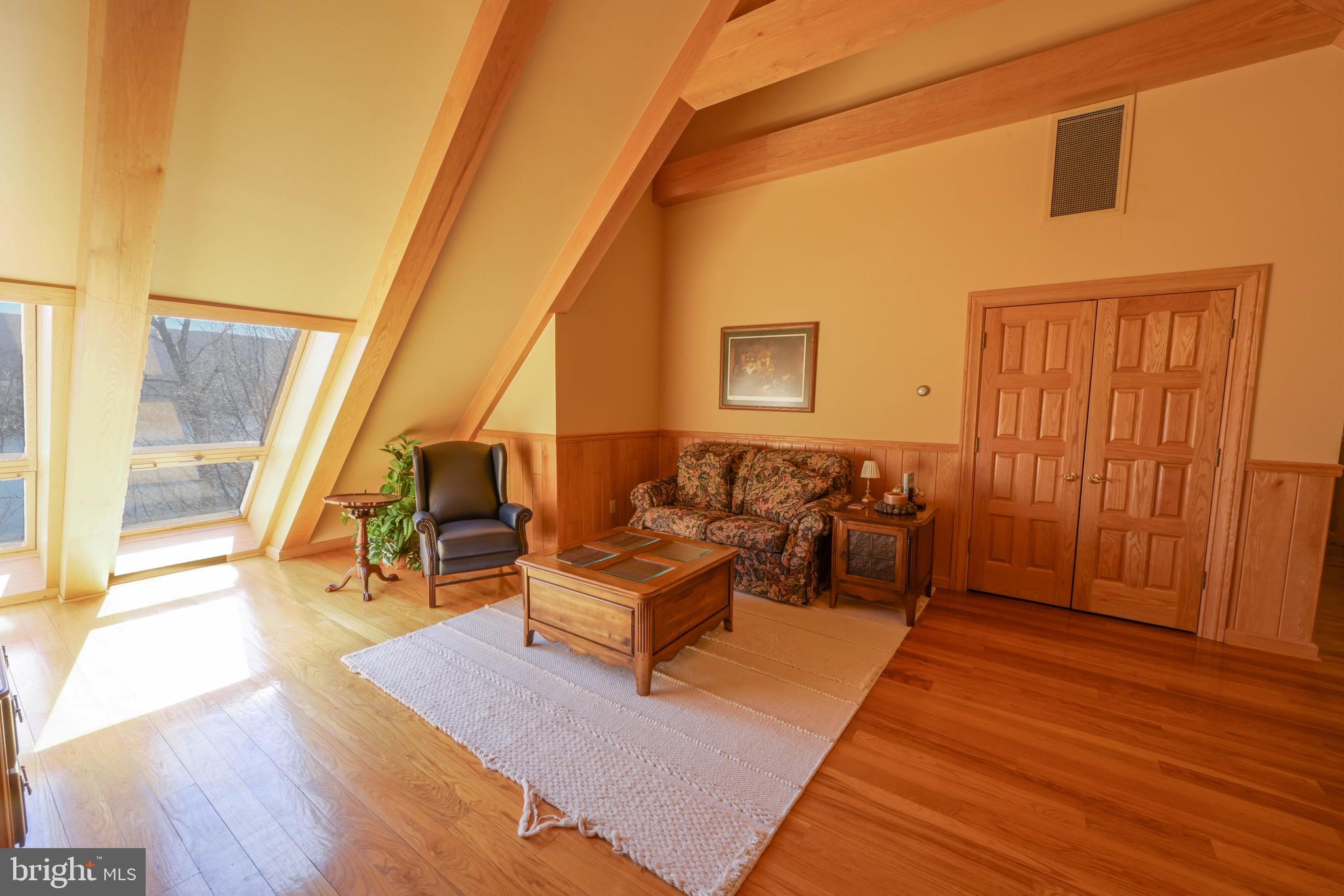 SANDY SHORES - Residential