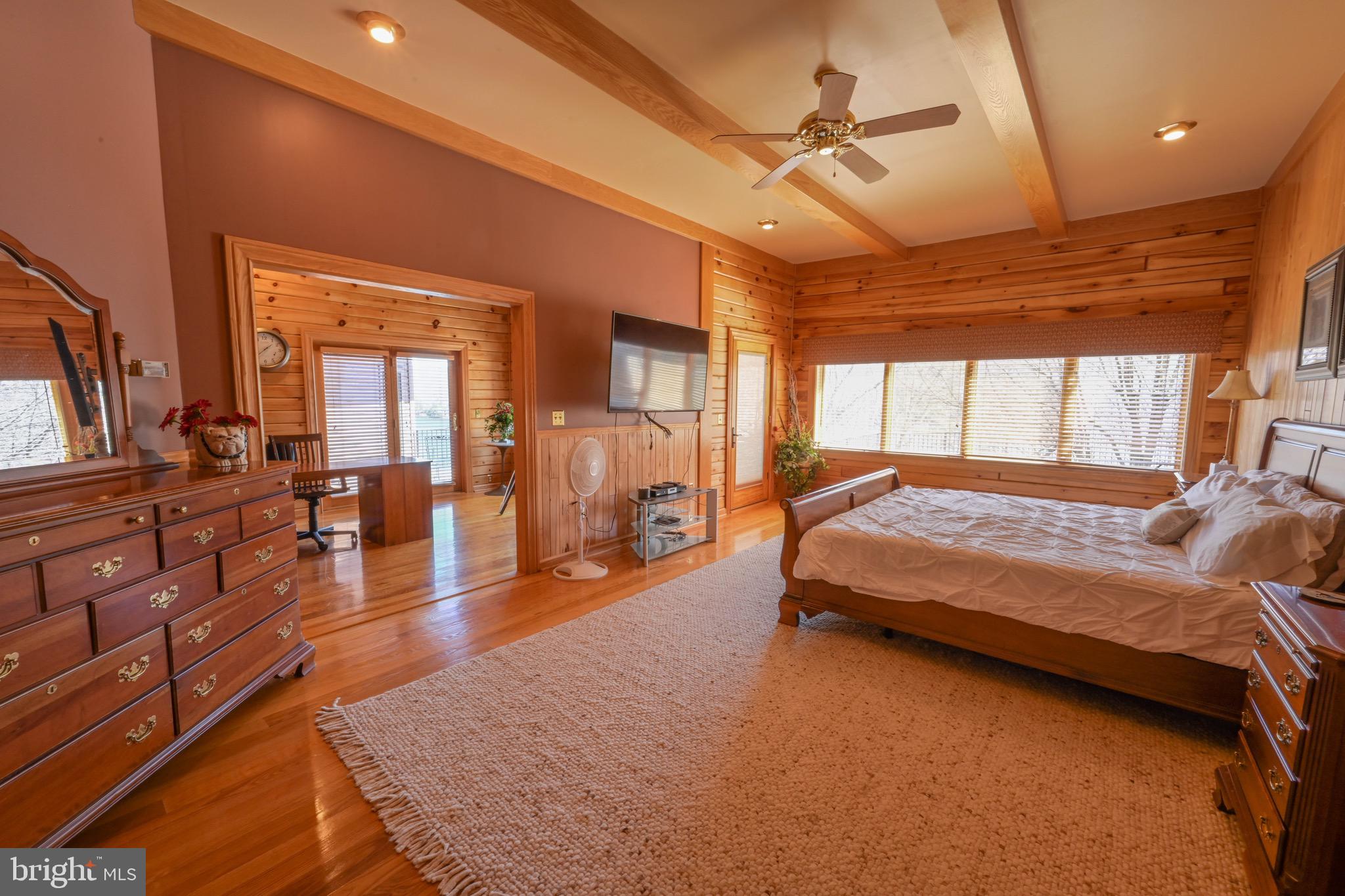 SANDY SHORES - Residential