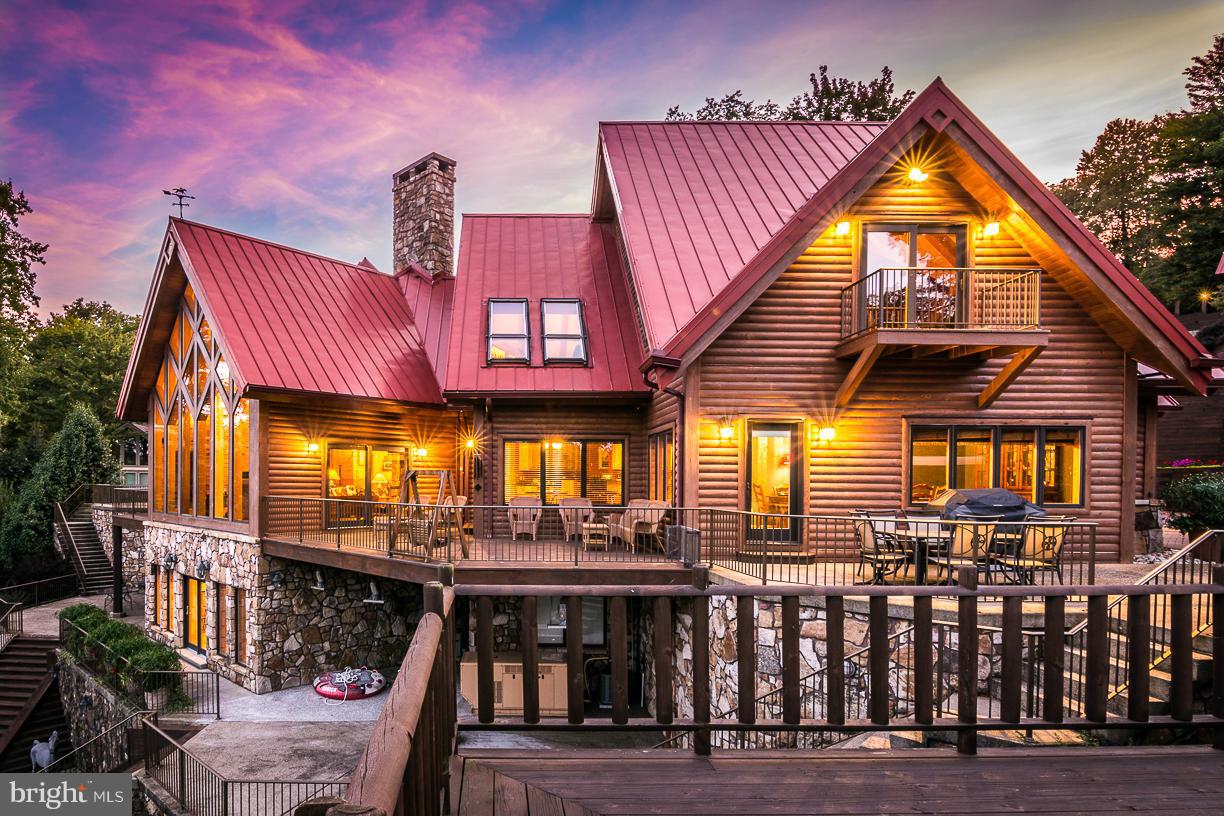 SANDY SHORES - Residential