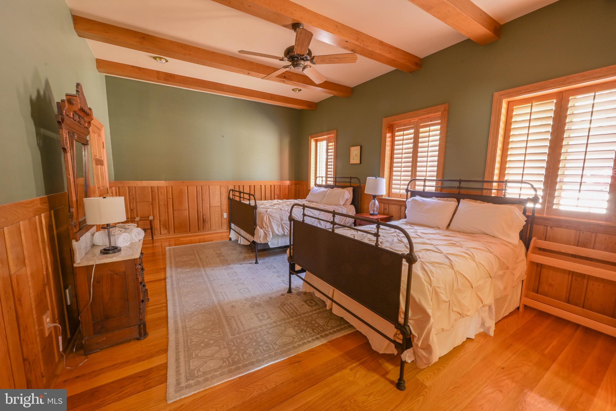 SANDY SHORES - Residential