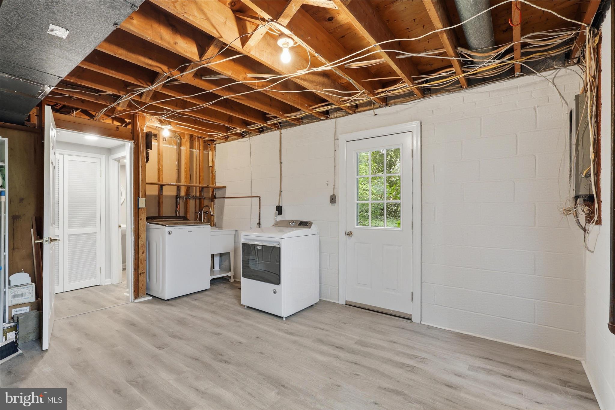 WILLOW WOODS - Residential