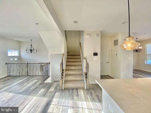 METRO POINTE - Residential