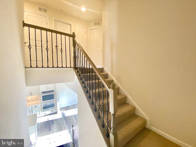 METRO POINTE - Residential