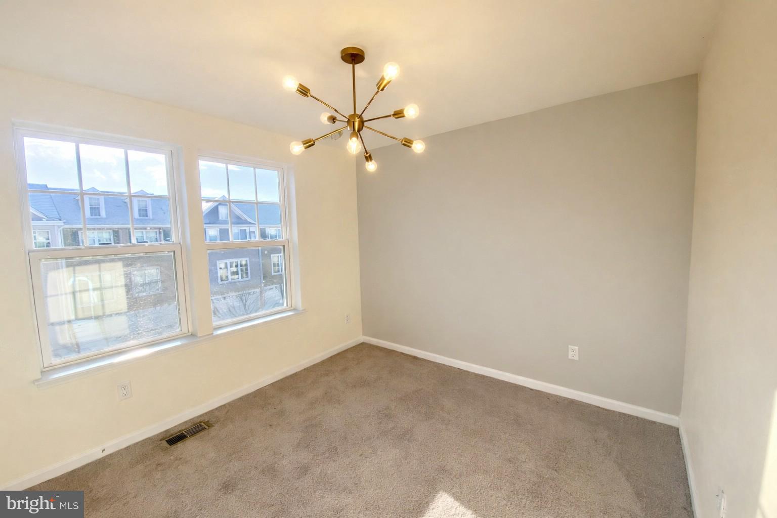 METRO POINTE - Residential