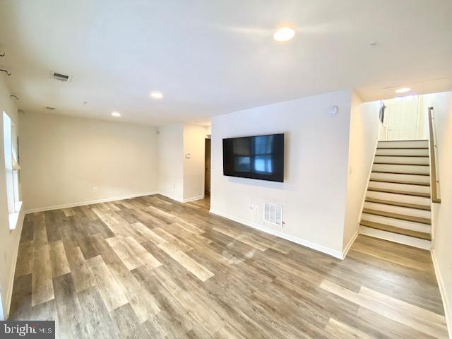 METRO POINTE - Residential