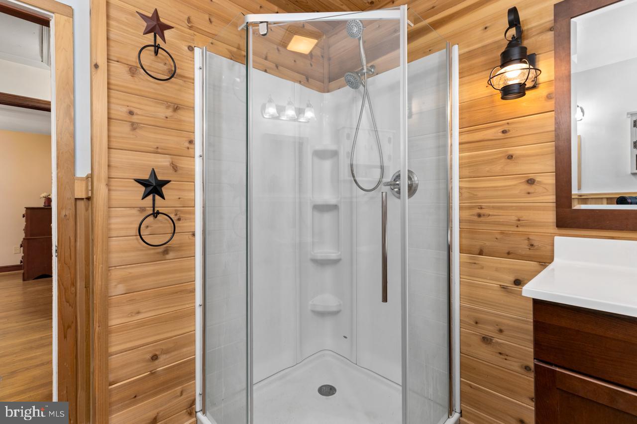 LANTZ RINKER - Residential