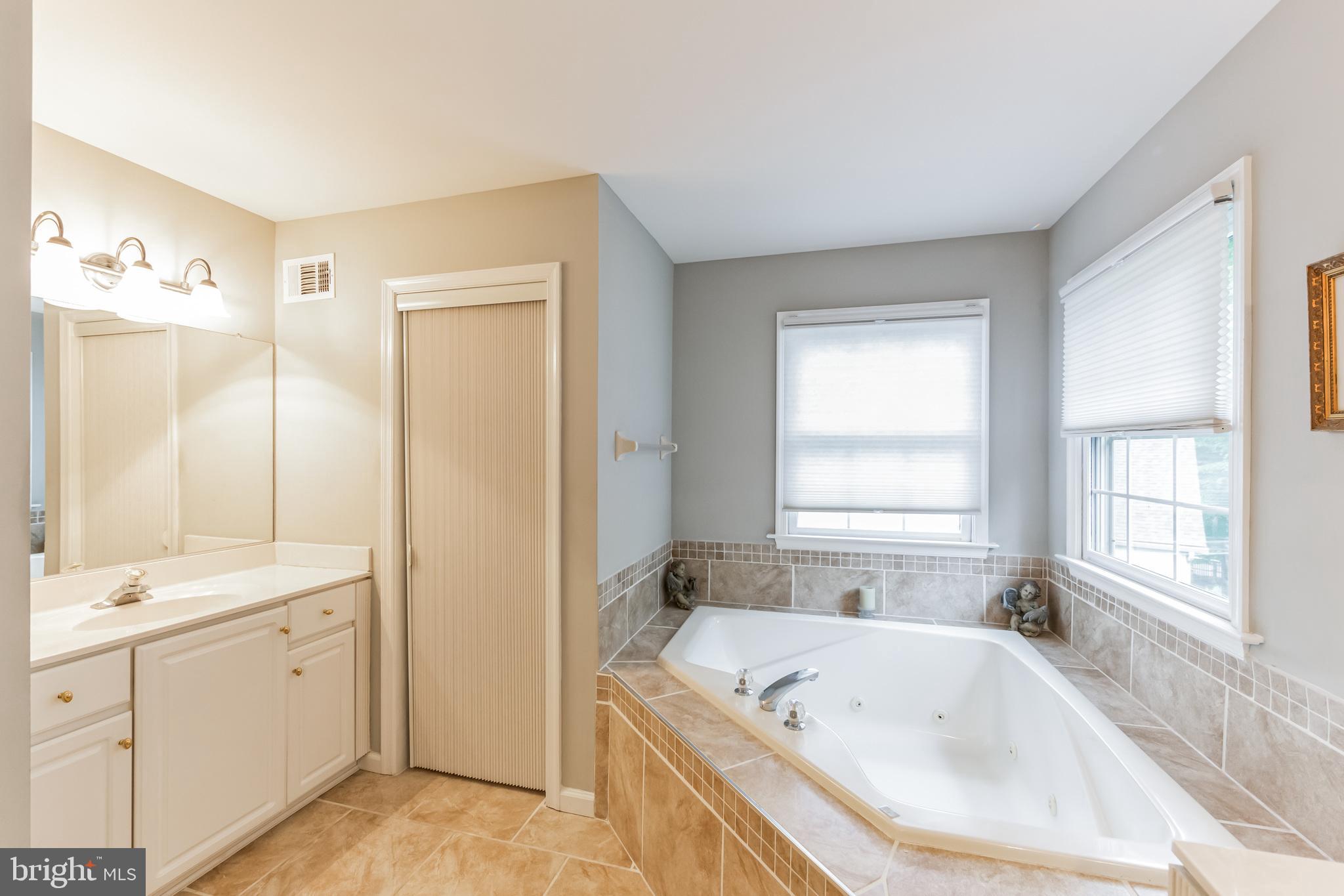 FORREST RIDGE EST - Residential