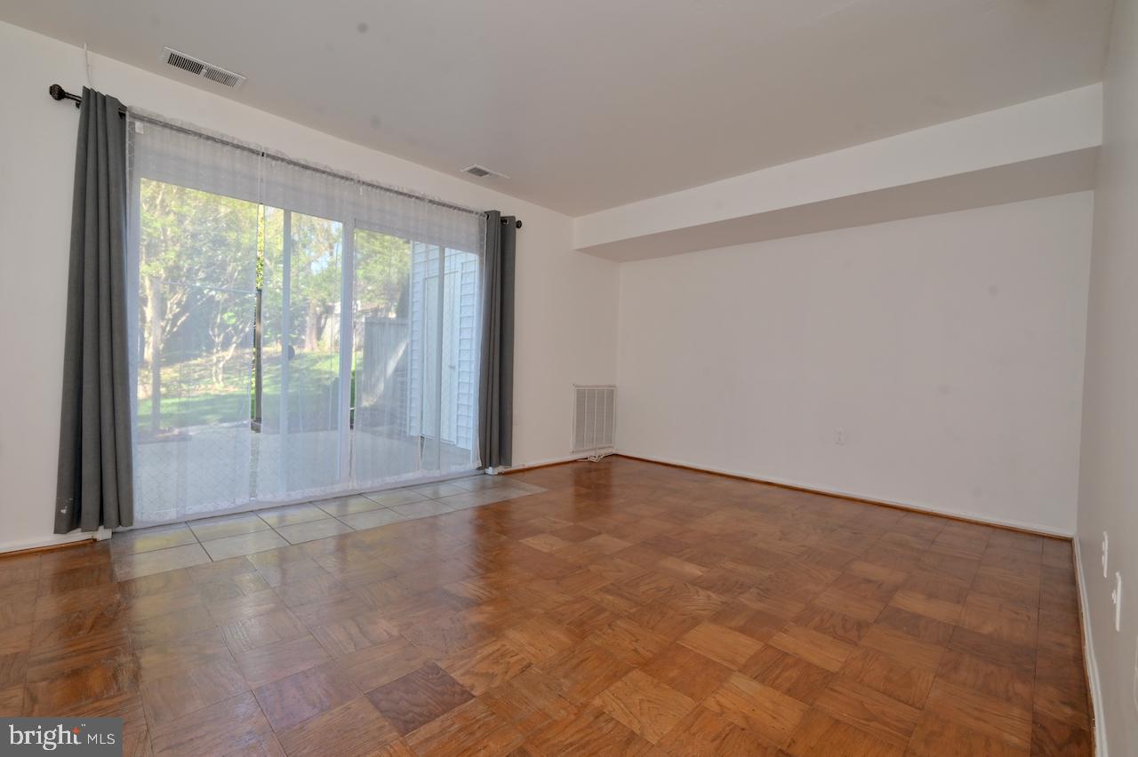 REGENT SQUARE - Residential