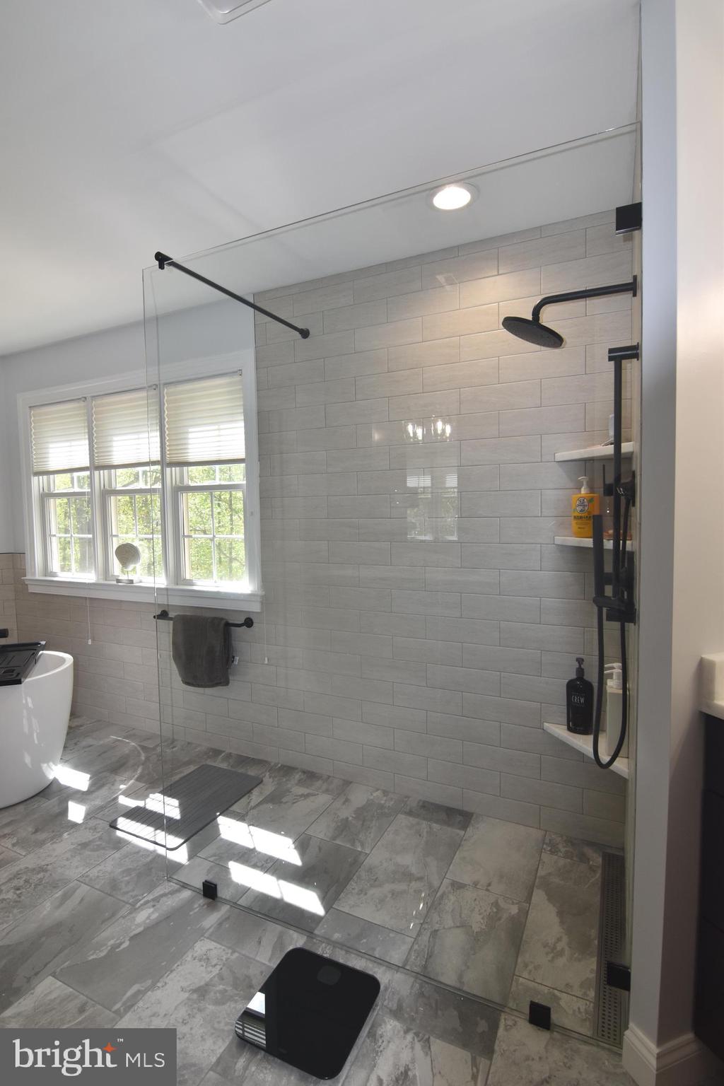 AVENMAR - Residential