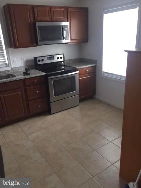 GEORGETOWN  VILLAGE - Residential Lease