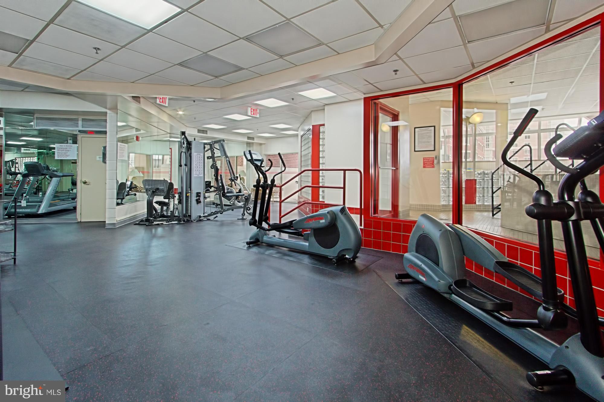 CARLYLE TOWERS - Residential Lease