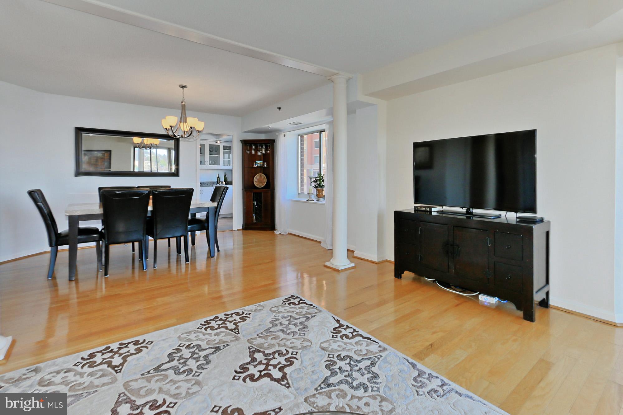 CARLYLE TOWERS - Residential Lease